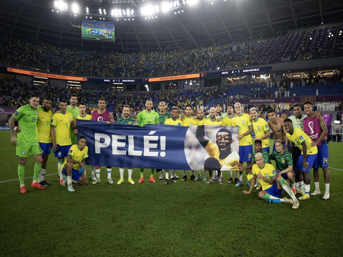Seleção faz homenagem a Pelé/Lucas Figueiuedo